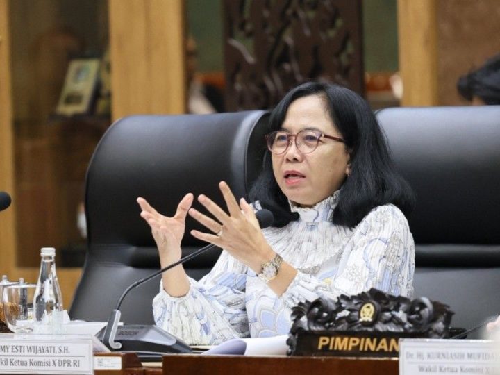 DPR Dorong SPMB Berbasis Keadilan, Perhatikan Kondisi Siswa dari Berbagai Daerah
