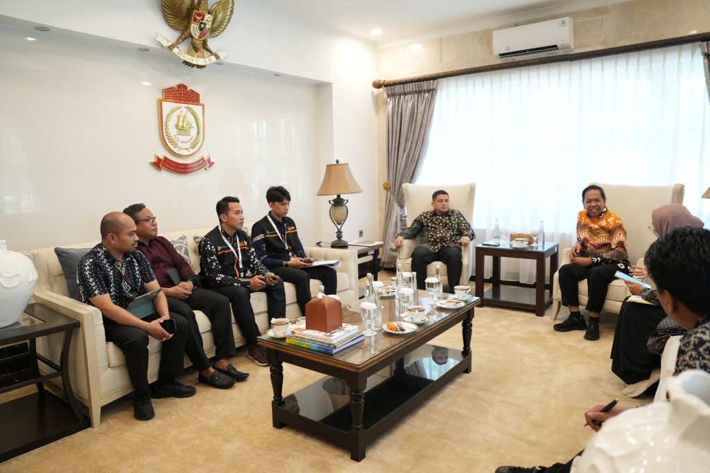 Wali Kota Makassar Dukung Sensus Ekonomi 2026, Usulkan Penanaman Pohon sebagai Simbol Pertumbuhan