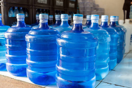 DPR Soroti Paradoks Air Minum RI: PDAM Tak Siap, Warga Dipaksa Beli Air Kemasan
