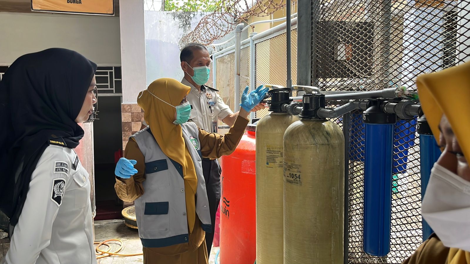 Dinkes dan Puskesmas Lompoe Lakukan Inspeksi Depot Air Minum Lapas Parepare
