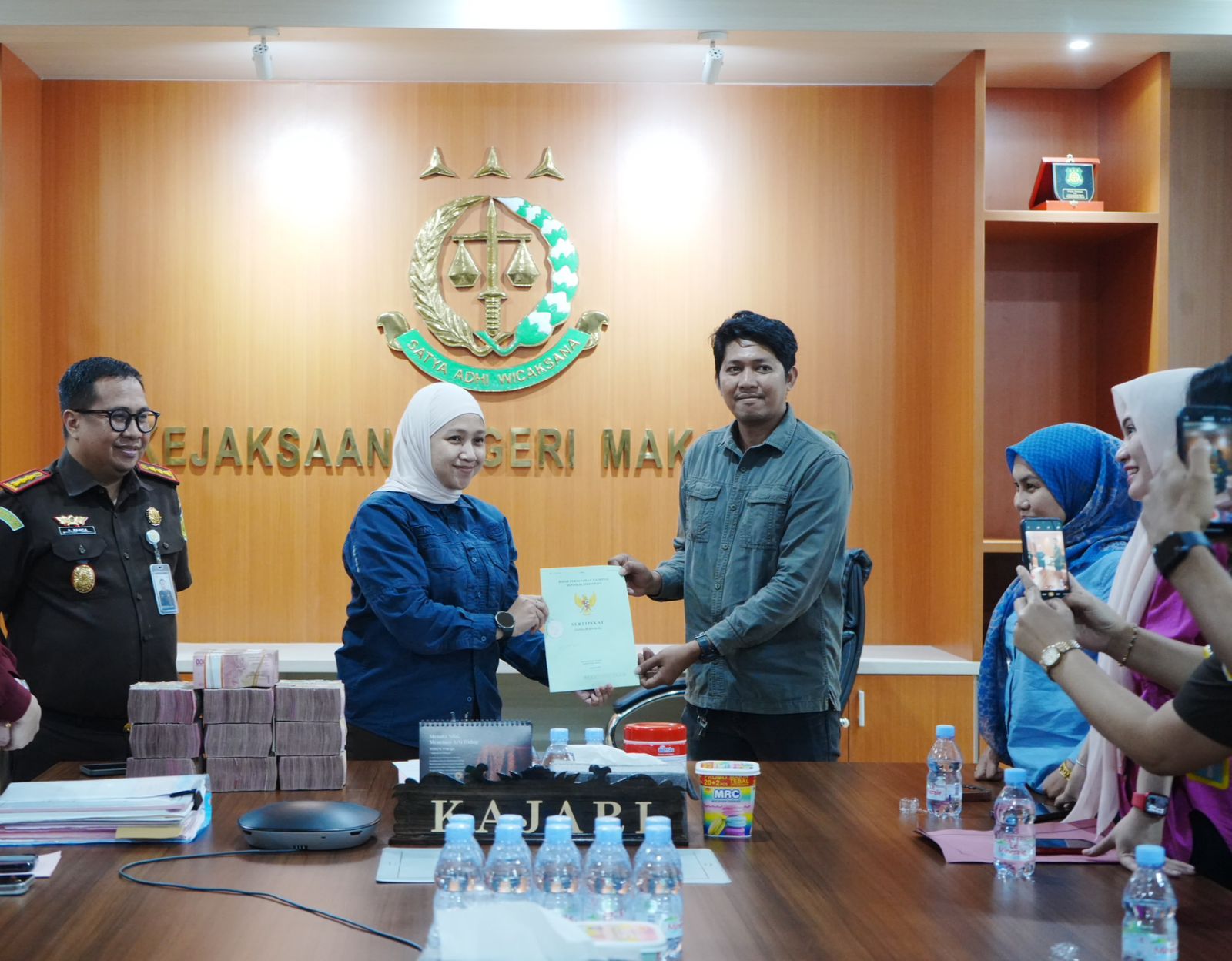 Terpidana Kasus Kosmetik, Mira Hayati Setor Denda 1 Miliar ke Kejari Makassar
