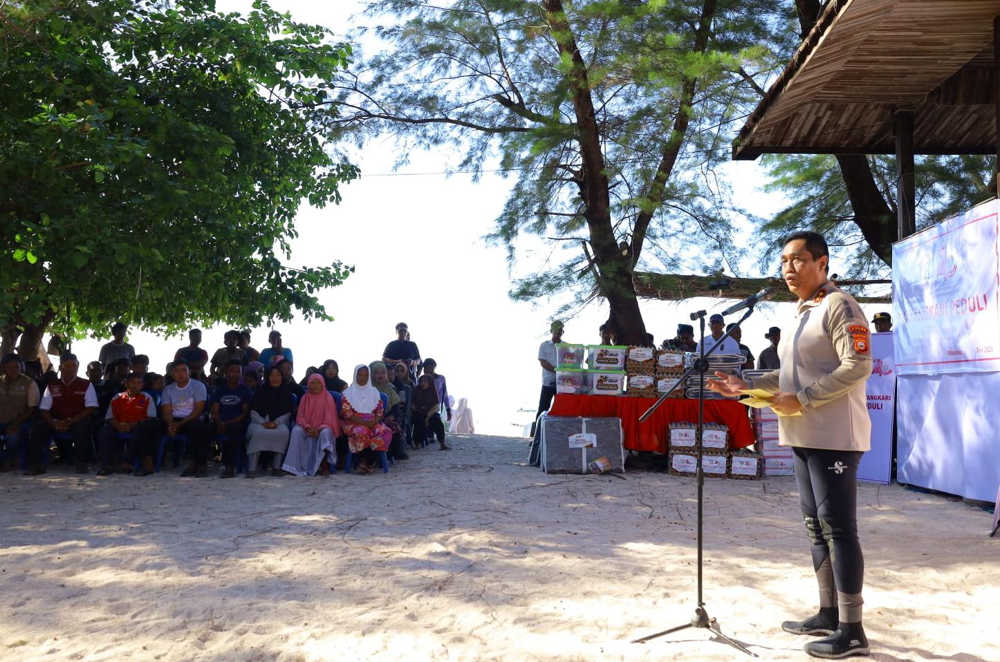Polda Sulsel Gelar Bakti Sosial di Pulau Lanjukang Sambut Hari Bhayangkara ke-80
