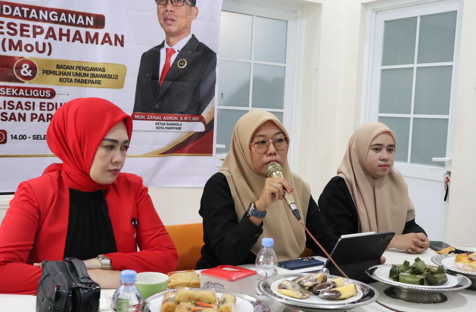 Perempuan Berdaya, Demokrasi Terjaga: Bawaslu Parepare Ajak Kaum Perempuan Kawal Pemilu Bersih
