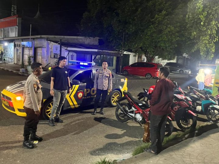 Berikan Perlindungan di Malam Hari, Polsek KPN Polres Parepare Lakukan Patroli Blue Light