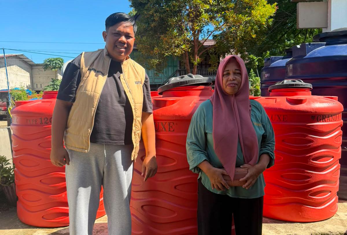 Kepala Desa Pitue Serahkan Bantuan Bak Air untuk Warga Kampung Pare’e Hadapi Ancaman Kemarau Panjang