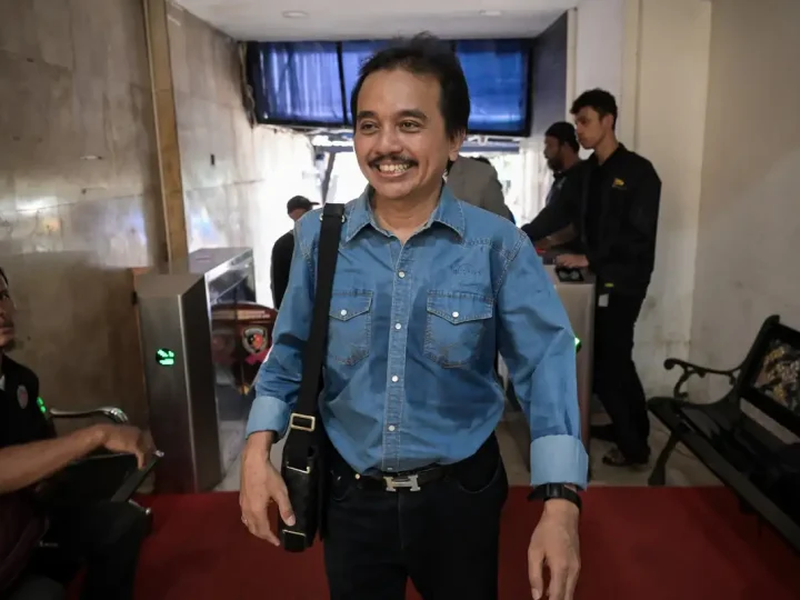 Roy Suryo Dikabarkan Dijemput Polisi Pagi Tadi