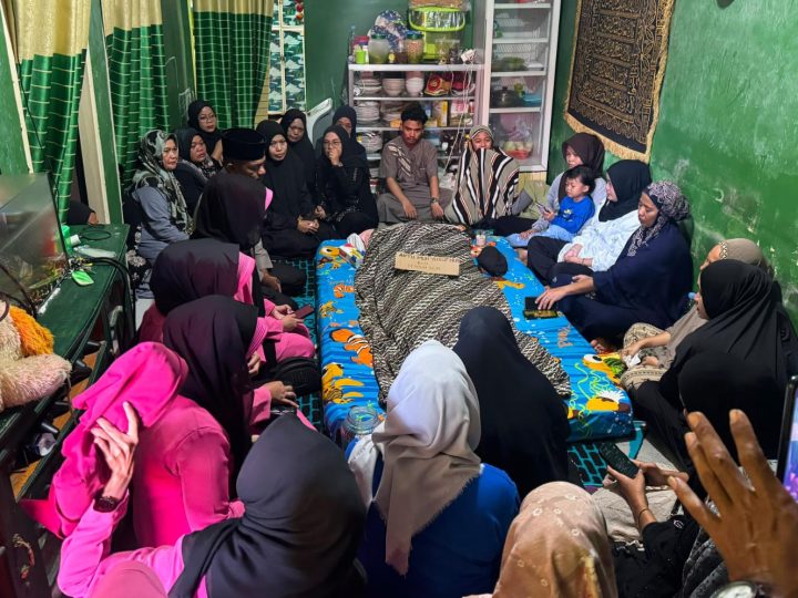 Kapolres Pangkep dan Ketua Bhayangkari Melayat ke Rumah Duka Aiptu Muhammad Yusuf Nur