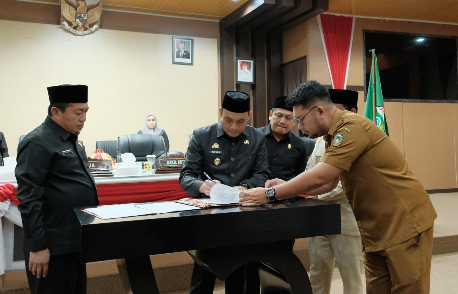 DPRD dan Pemkot Parepare Sepakati Ranperda Pertanggungjawaban APBD 2025, Wawali Hermanto: Hasil Terbaik untuk Masyarakat