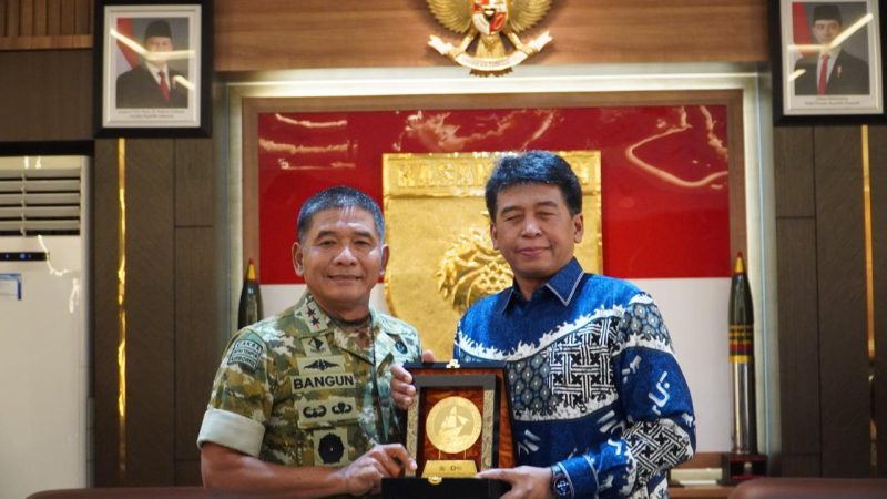 Jaga Kedaulatan Ekonomi Negara, Kanwil DJP Sulselbartra dan Kodam XIV/Hasanuddin Perkuat Sinergi Strategis