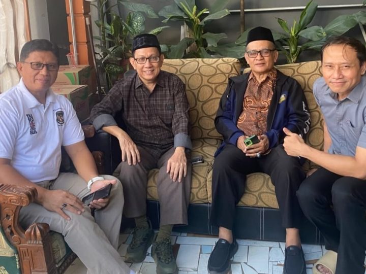 Ketua PWI Sulsel Suwardi Thahir dan Ketua DKP Dahlan Abubakar Melayat ke Rumah Duka H. Murtadji S.Arwy, Sosok Pengabdi PWI Sulsel