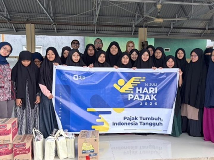 Semarakkan Hari Pajak, KP2KP Masamba Peduli Yatim Dhuafa di Luwu Utara 