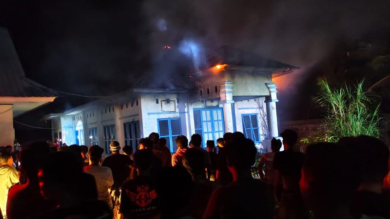 Gedung PKK Kantor Camat Lanrisang Terbakar