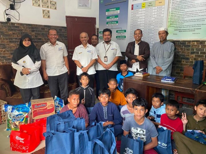 DJP Peduli Sambut Hari Pajak, KPP Pratama Kolaka Salurkan Bantuan kepada Anak Yatim dan Duafa