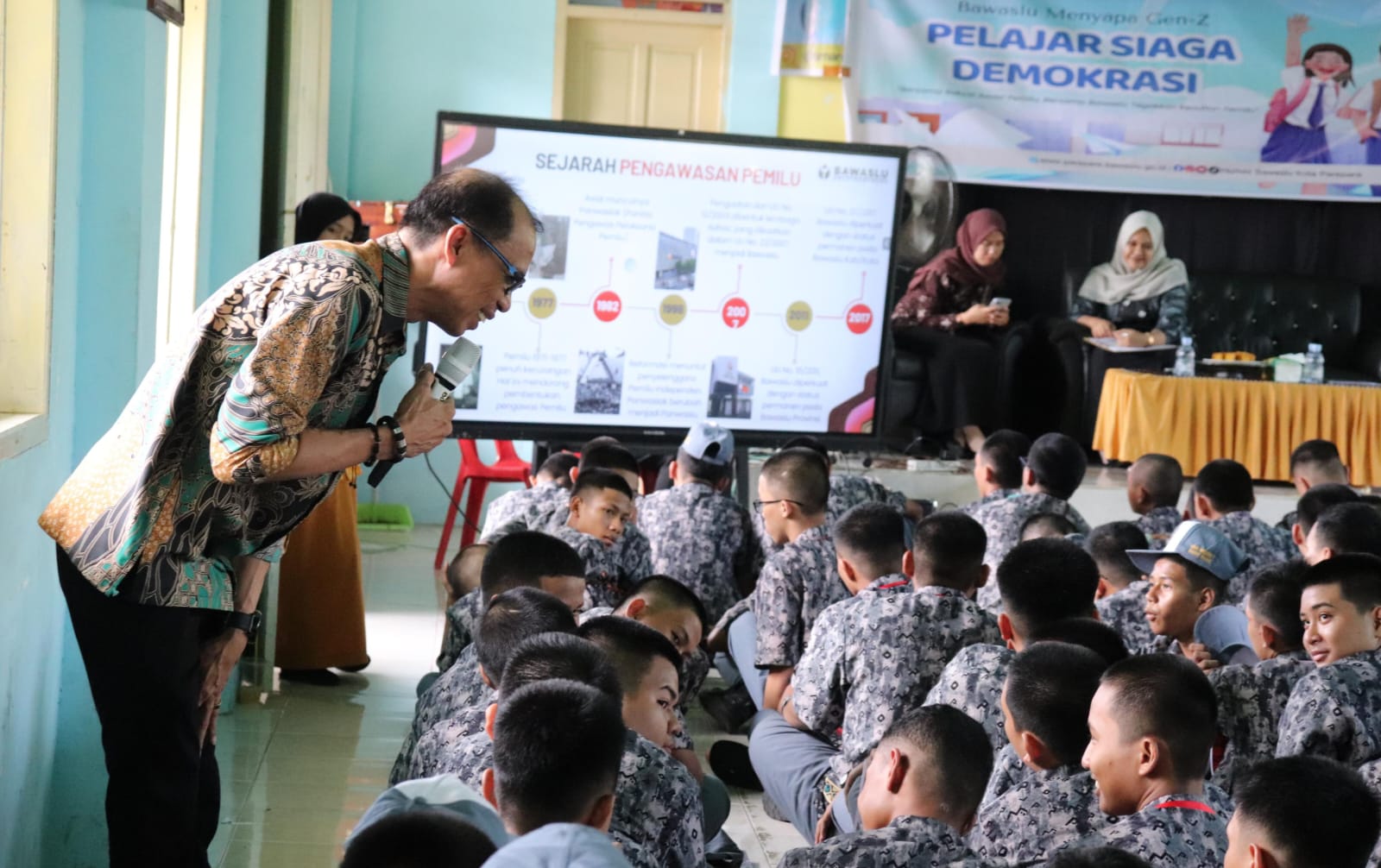 Bawaslu Parepare Perkuat Pendidikan Demokrasi bagi Pelajar melalui Program Bawaslu Menyapa Gen Z di SMAN 1