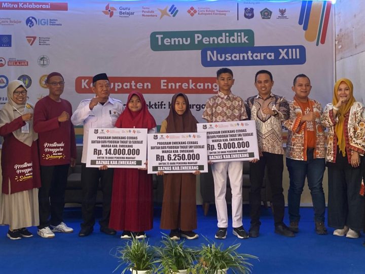 Temu Pendidik Nasional XIII, Kadis Dikbud dan Baznas Enrekang Salurkan Beasiswa untuk 120 Murid