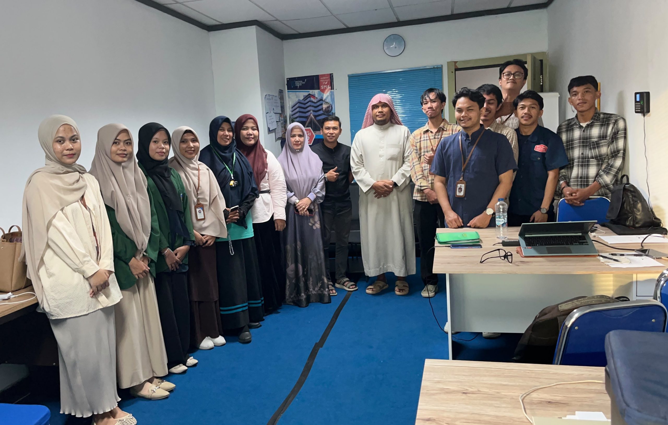 Imam Masjid 99 Kubah Berikan Nasihat Spiritual di Decimal Education Center, Ingatkan Pentingnya Syukur dan Doa