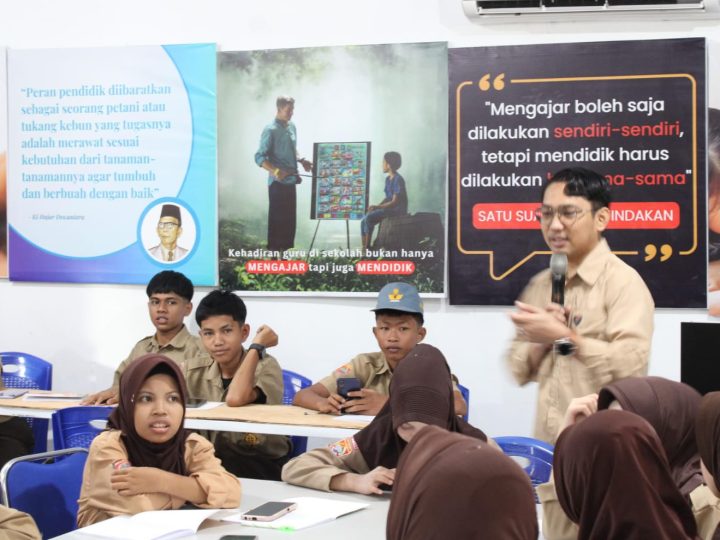 Pelajar jadi Pemilih Cerdas, KPU Parepare Beri Literasi Pemilih Pemula di SMKN 1