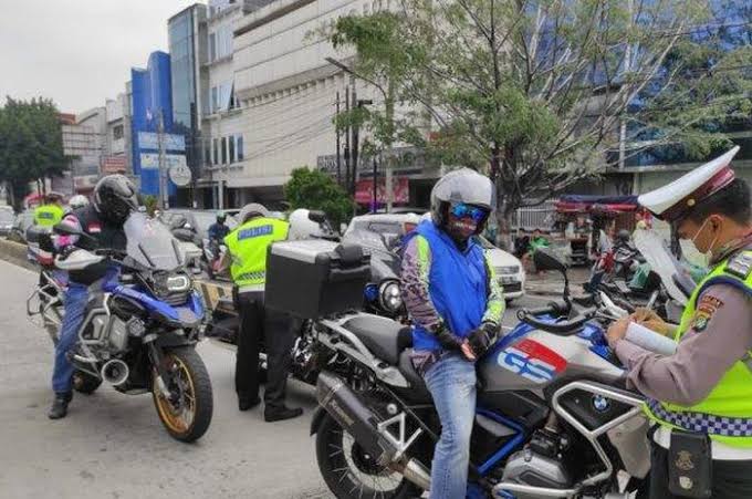 Lupa Bawa SIM? Kini Pengendara Cukup Tunjukkan SIM Digital dari Aplikasi Digital Korlantas Polri