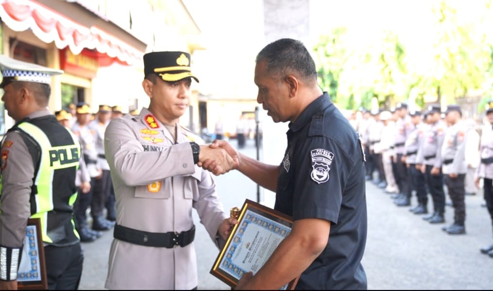 Enam Personel Polres Parepare Diganjar Penghargaan, Prestasi ETLE hingga Publikasi