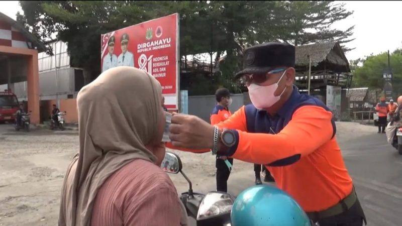Polusi Udara Dampak Asap Kiriman, BPBD Pinrang Masifkan Pembagian Masker