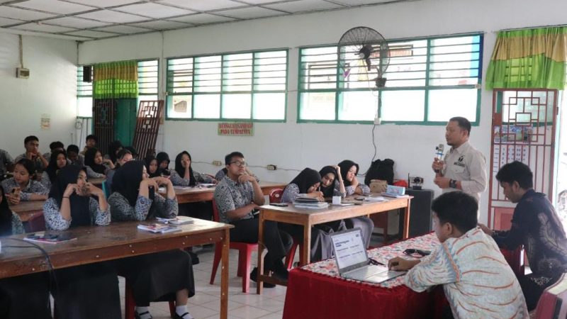 Generasi Z Awasi Pemilu, Bawaslu Parepare Edukasi Siswa SMAN 3 tentang Penanganan Pelanggaran